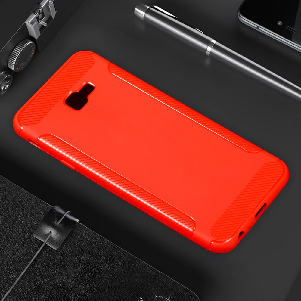 OEM Carbon Brushed Mobilskal till Samsung Galaxy J4 Plus - Röd