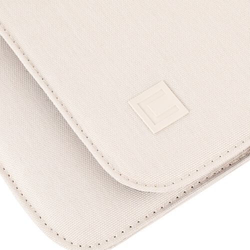 UAG UAG Large Sleeve 16