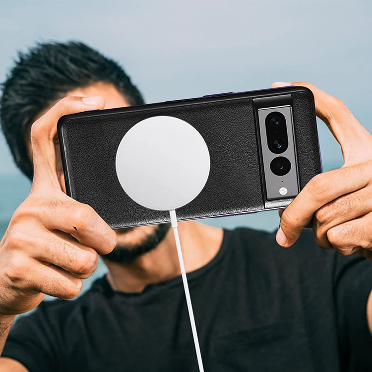 UTGATT Google Pixel 7 Skal Magsafe Magnetic PU-Läder - Röd