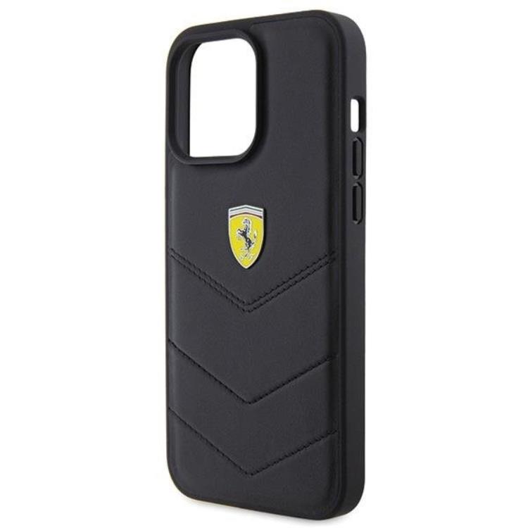 Ferrari Ferrari Mobilskal till iPhone 15 Pro Max Quilted Metal Logo - Svart