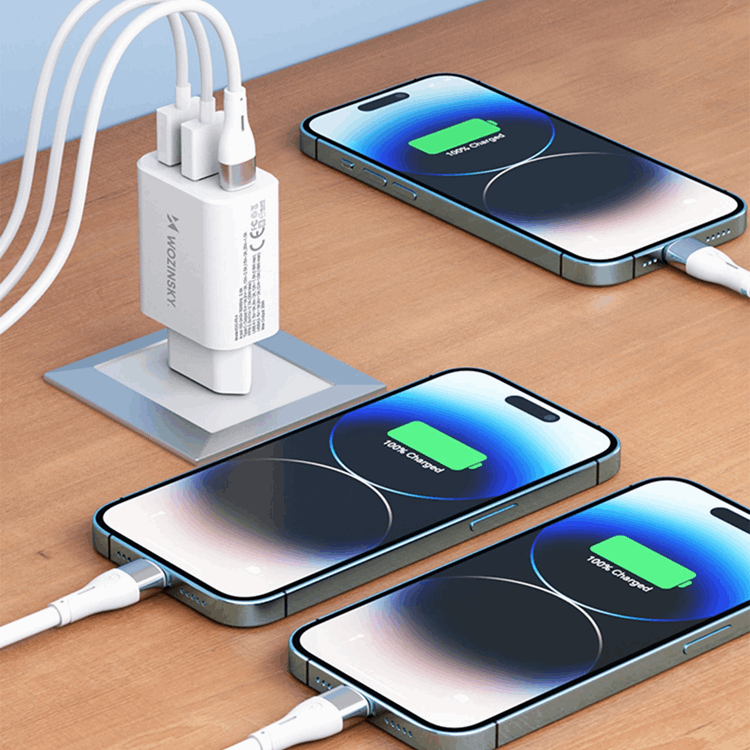 Wozinsky Wozinsky Väggladdare 30W USB-C/2 x USB-A - Vit