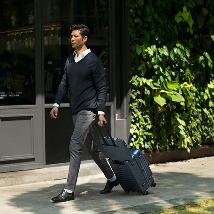 UNIQ UNIQ Datorfodral 16'' Torba Stockholm - Abyss Blå