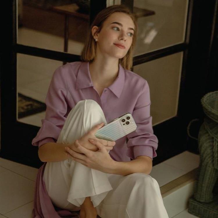 UNIQ UNIQ iPhone 14 Pro Skal Coehl Linear - Iridescent