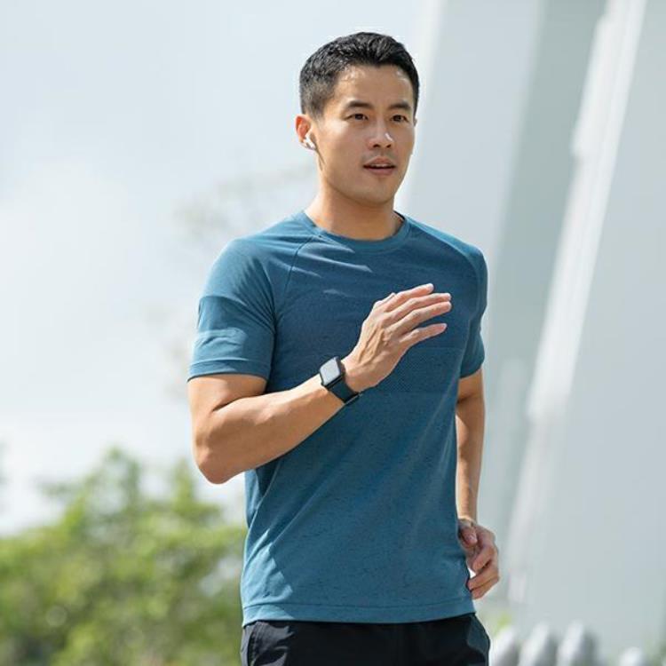 UNIQ Uniq Apple Watch 4/5/6/7/8/SE/SE2/Ultra (45/44/42mm) Armband Silicon