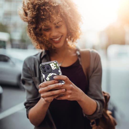 Tech-Protect Tech-Protect Mobilskal till iPhone 15 Pro Max Magsafe Mood- Vit Daisy