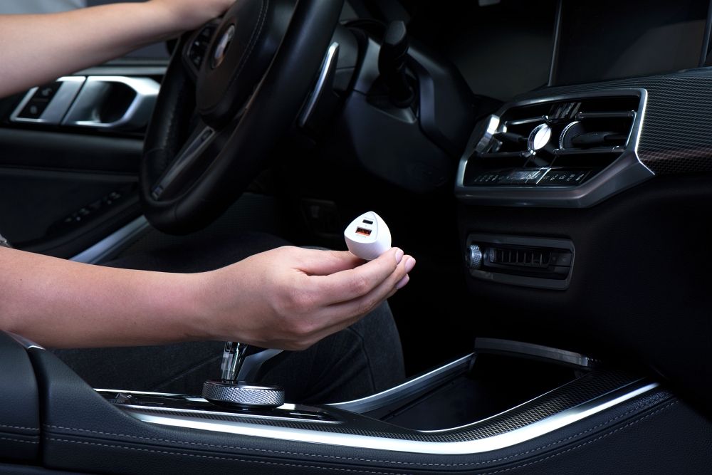 Forcell FORCELL billaddare USB-C 3.0 PD20W USB QC3.0 18W 5A vit